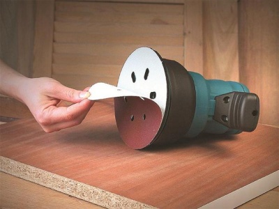 Круг абразивный шлифовальный на липучке 8 отверстий Ø125 P36 (УПАКОВКА ПО 100ШТ)